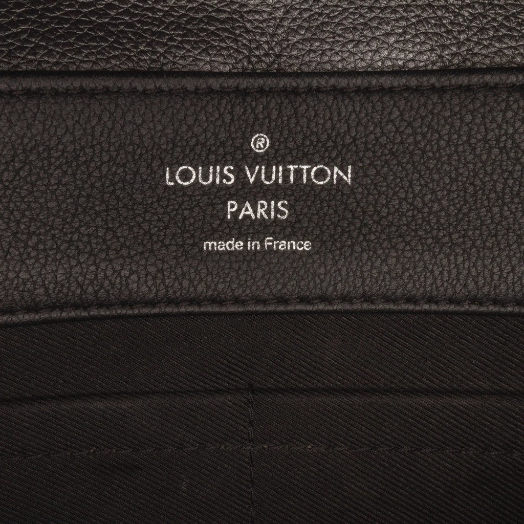Pre-Owned Authenticated Louis Vuitton Eyelet LockMe II Calf Leather Gray Satchel Unisex (Good)