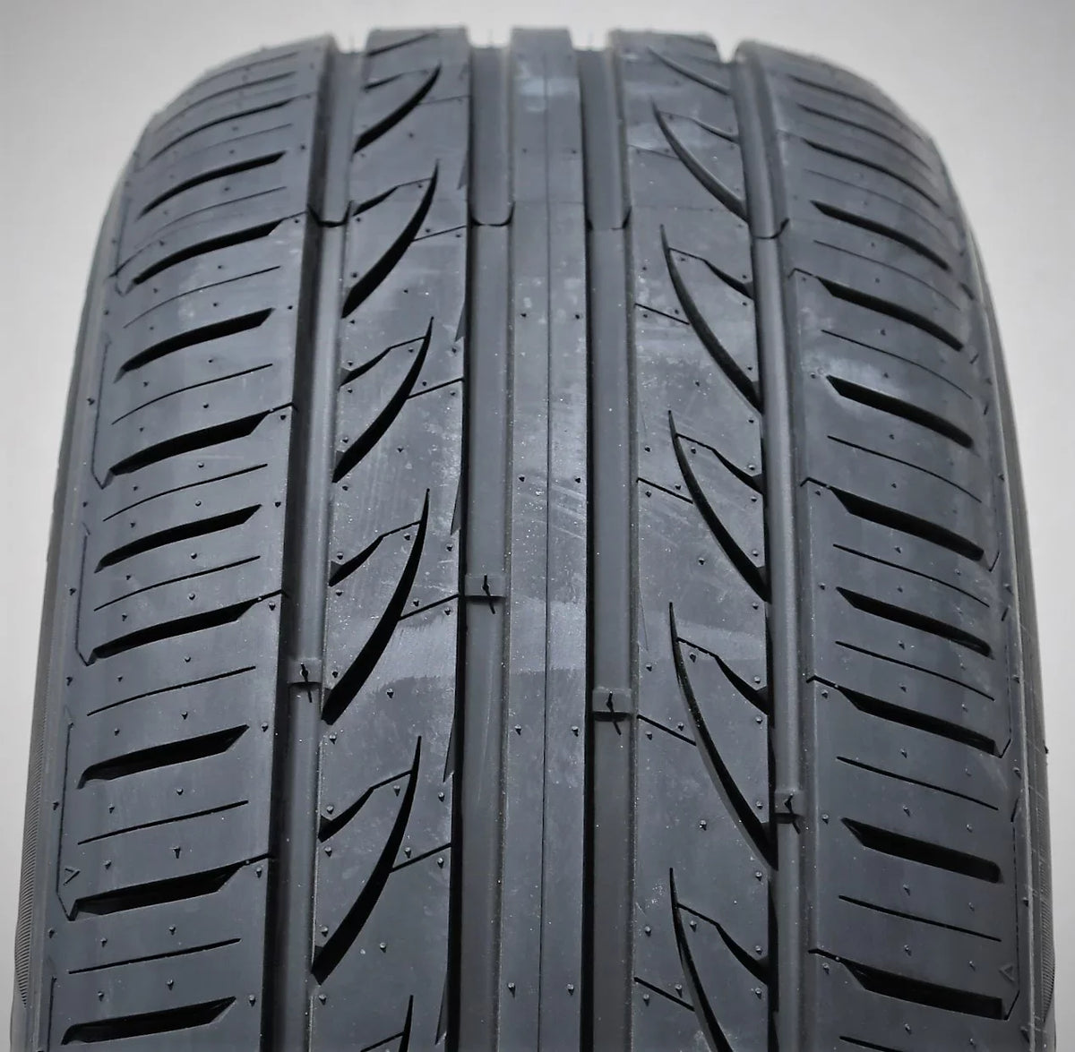 Landgolden LG27 255/40ZR19 255/40R19 100W XL A/S High Performance Tire Fits: 2014  Mustang GT, 2015  Mustang EcoBoost Premium